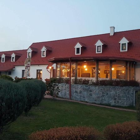 Hotel Carpatia Братислава Экстерьер фото